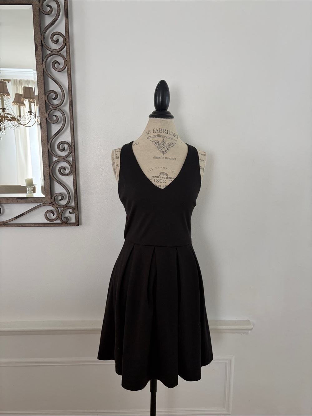 Aqua Black V-Neck Sleeveless Fit & Flare Mini Dress